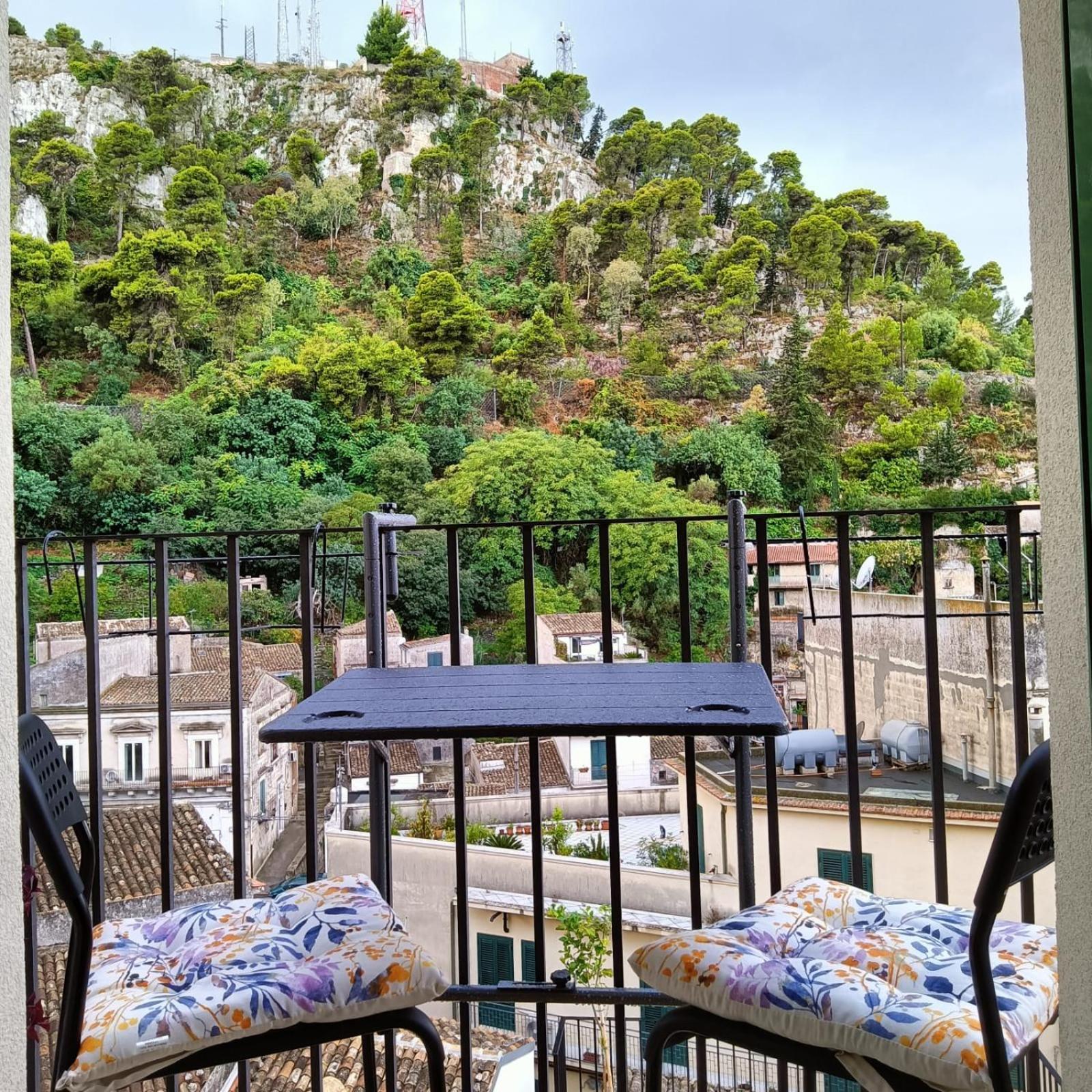 Acciana Rooms Модика Экстерьер фото